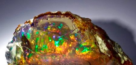 Драгоценный камень Опал: свойства и характеристики