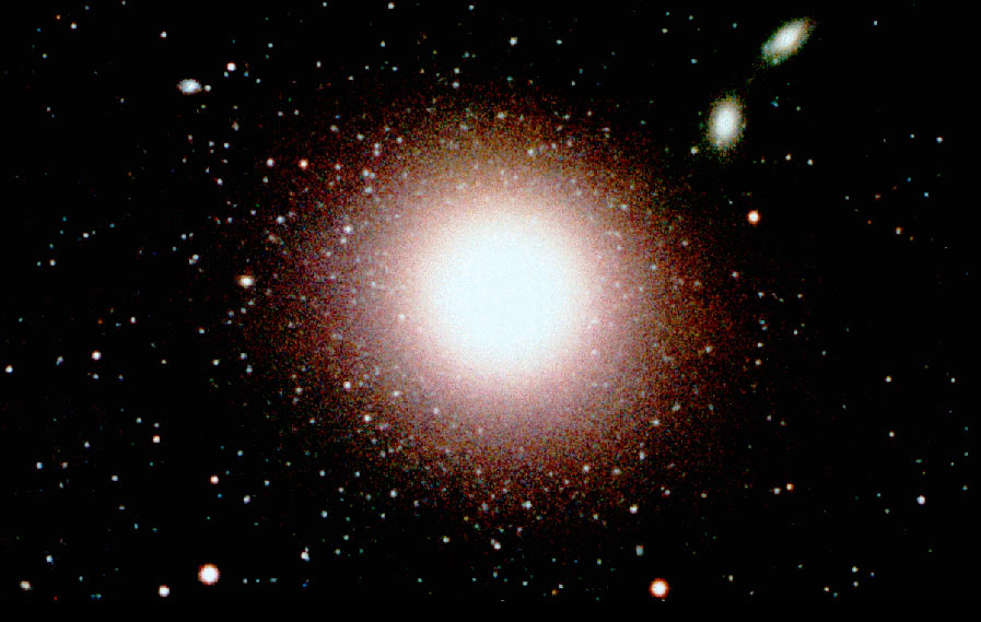 Эллиптическая галактика М87 в созвездии Девы