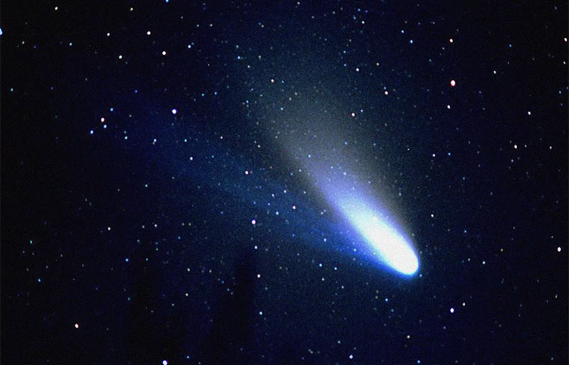 Комета Галлея - её «хвост» в будущем может стать потоком метеоров
