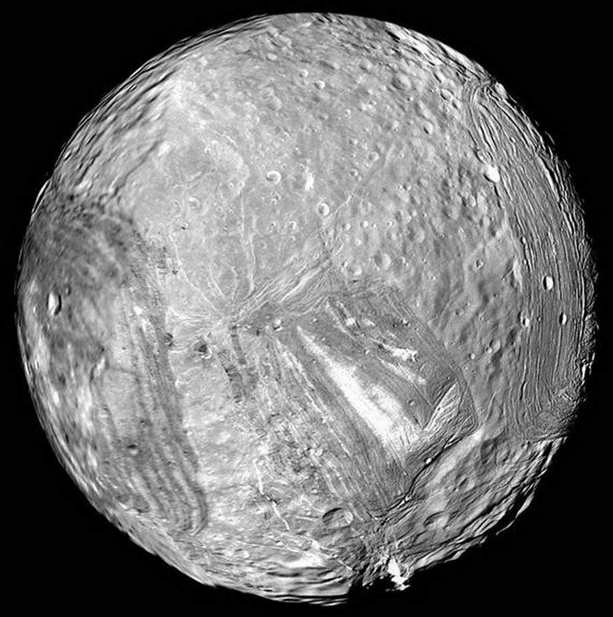 Миранда - один из спутников Урана.