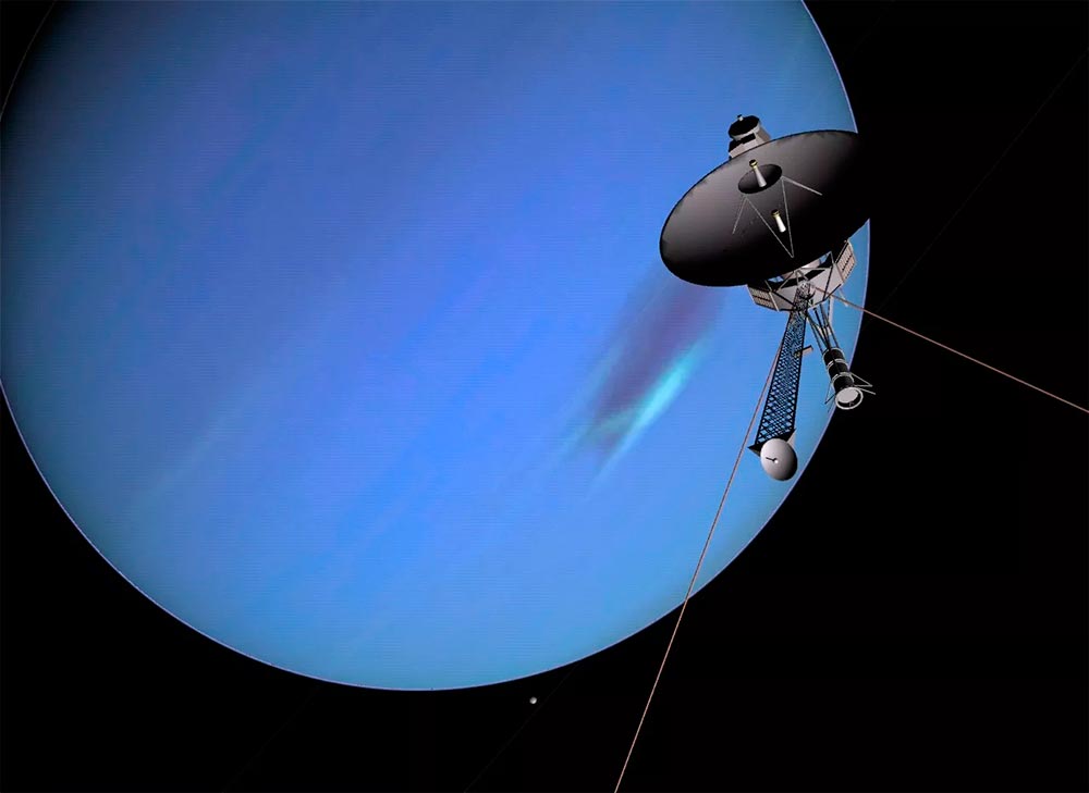 «Вояджер-2» пролетающий мимо Урана