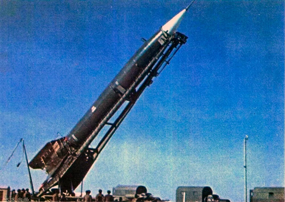 Ракета Р-2: первая ракета полностью «домашней» разработки созданная в СССР. При внешней схожести с Р-1, отличалась от неё почти каждой деталью