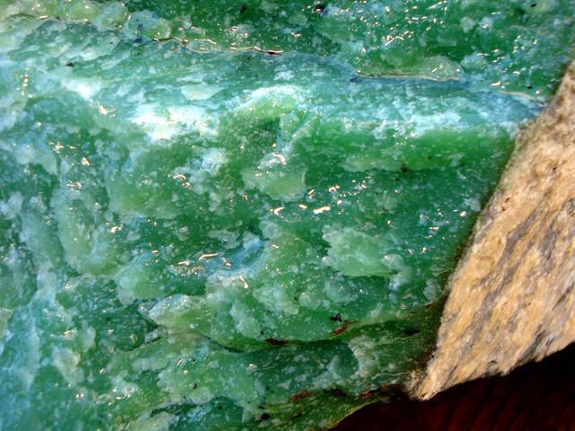 Поделочный камень Нефрит